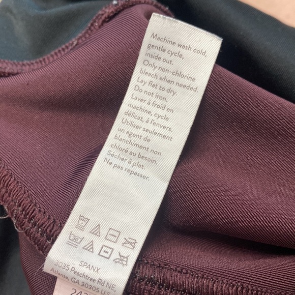 Spanx faux leather leggings size 2X.Purple - Picture 9 of 12